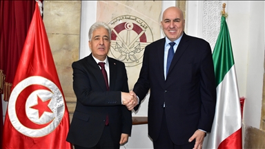 تونس وإيطاليا تبحثان تطوير القدرات العسكرية