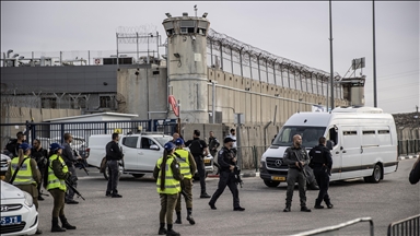 Filistin Esirler Heyeti Başkanı, İsrail hapishanelerindeki tutukluların "vahşi ihlallere" maruz kaldığını söyledi