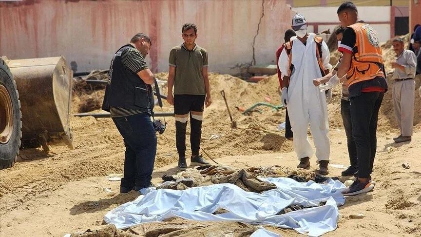 إعدام إسرائيل مئات النازحين والمرضى بمجمع ناصر