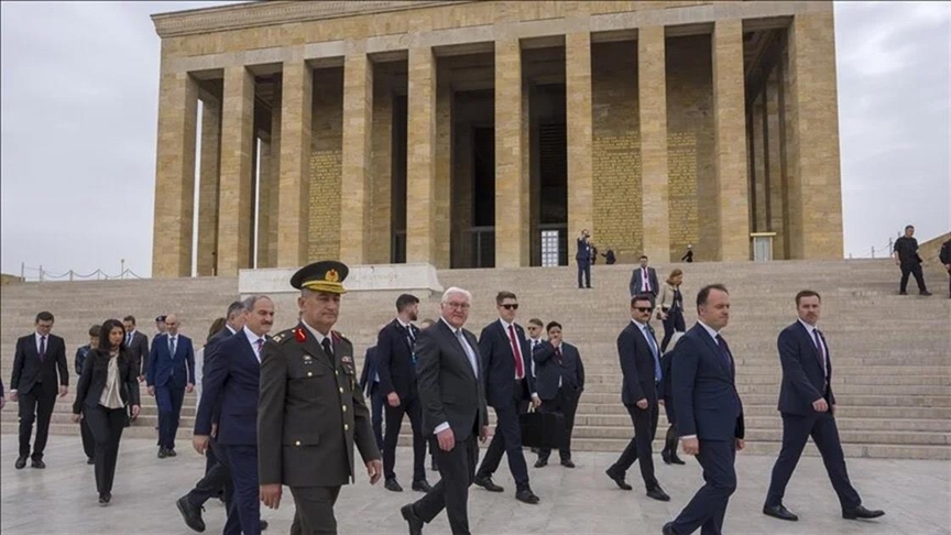 Германскиот претседател Штајнмаер го посети мавзолејот на основачот на Туркије