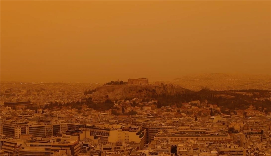 Grèce : la poussière du désert en provenance d'Afrique affecte la capitale Athènes