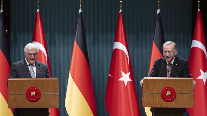 Erdogan espera que se eliminen “por completo las restricciones” que enfrenta la industria de defensa turca