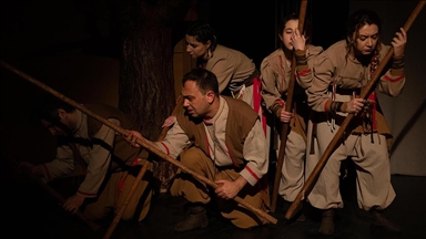 Kırım Tatarlarının 80 yıldır dinmeyen acısı tiyatro sahnesine taşındı