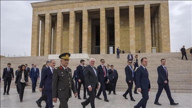 Германскиот претседател Штајнмаер го посети мавзолејот на основачот на Туркије