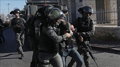 Batı Şeria ve Doğu Kudüs'te 7 Ekim 2023'ten bu yana gözaltına alınanların sayısı 8 bin 445'e çıktı