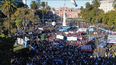 Argentina: Stotine hiljada ljudi protestuje protiv mjera smanjenja sredstava za javno obrazovanje
