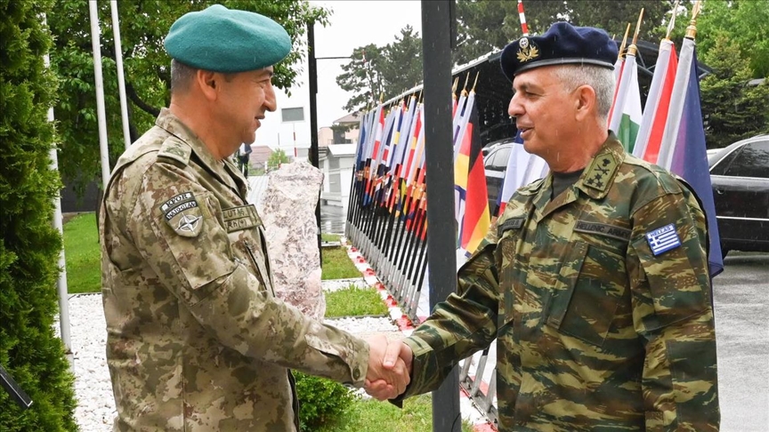 Komandant KFOR-a ugostio generalnog inspektora Vojske Grčke