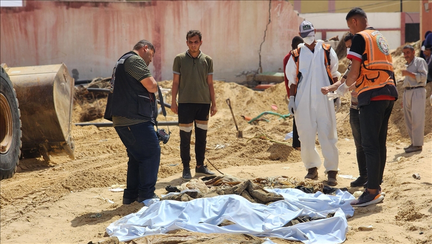 الدفاع المدني بغزة: 58 جثة جديدة في 3 مقابر جماعية بمستشفى ناصر