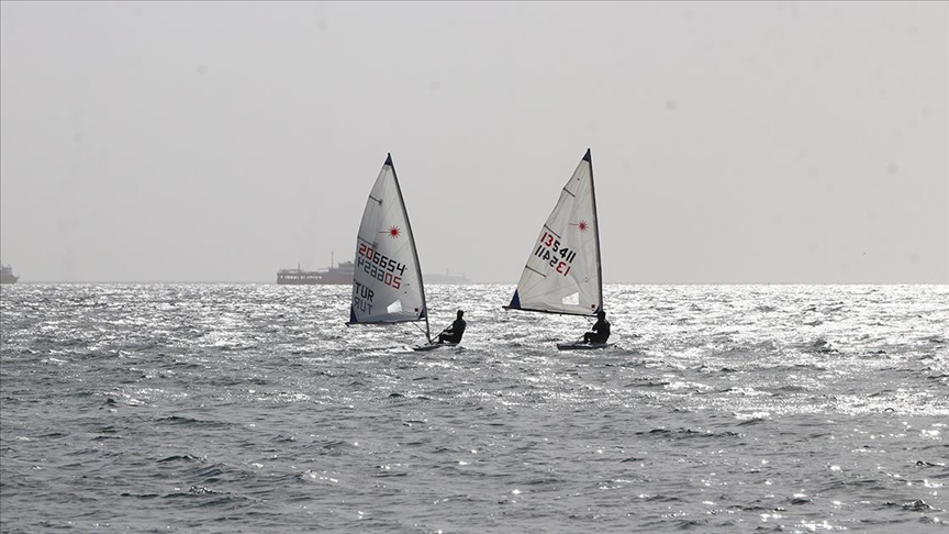 Milli yelkenciler olimpiyatlara kota aldı