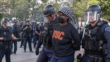 الشرطة الأمريكية تعتقل طلابا مؤيدين لفلسطين بجامعة كاليفورنيا