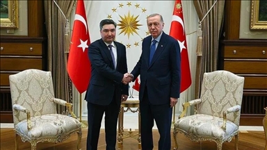 Erdogan reçoit le Premier ministre du Kazakhstan, Oljas Bektenov