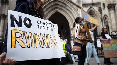 Le projet de loi britannique controversé de transfert des migrants irréguliers au Rwanda promulgué
