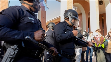 La policía detiene a 93 estudiantes que protestaban en contra de Israel en la Universidad del Sur de California