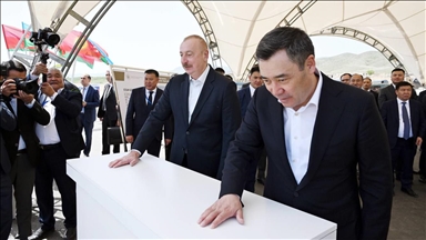 Президенты Алиев и Жапаров заложили фундамент школы в Агдаме