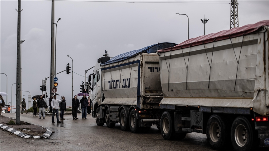 الإعلام الحكومي بغزة: لم يصل شمال القطاع سوى 49 شاحنة بأسبوع 