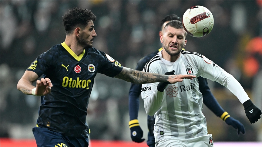 Beşiktaş'ta 4 futbolcu, yarınki Fenerbahçe derbisinde forma giyemeyecek