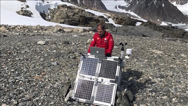 پنل‌های خورشیدی آزمایش شده در قطب‌ها با پشتیبانی از هوش مصنوعی توسعه خواهند یافت