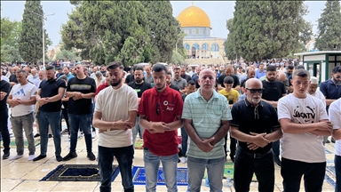 Thousands of Palestinians attend Friday prayer at Al-Aqsa Mosque despite Israeli restrictions