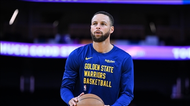 Warriors guard Stephen Curry named NBA Clutch Player of the Year
