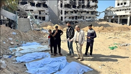 Хамас: Има индиции дека израелската армија закопувала живи луѓе во масовни гробници