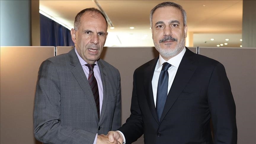 Главы МИД Турции и Греции обсудили двусторонние отношения