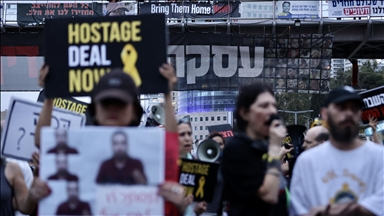 Tens of thousands of Israeli protesters demand release of Gaza hostages, early elections
