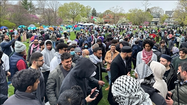 Chicago: Les étudiants musulmans prient pour les gazouis sur le campus de Northwestern