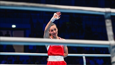 Турецкая спортсменка Бусе Наз Чакыроглу в 3-й раз подряд стала чемпионом Европы по боксу