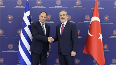 Turkish, Greek foreign ministers hold talks in London