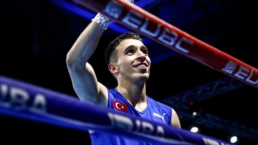ملاكمة.. التركي غوموش يفوز ببطولة أوروبا للرجال 