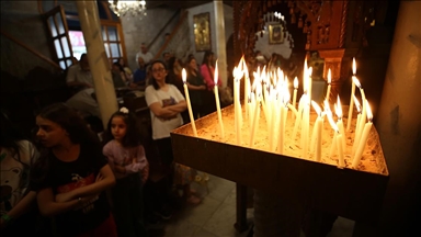 İsrail saldırısında zarar gören Gazze'deki Aziz Porphyrius Kilisesi'nde 'Palmiye Pazarı' ayini düzenlendi