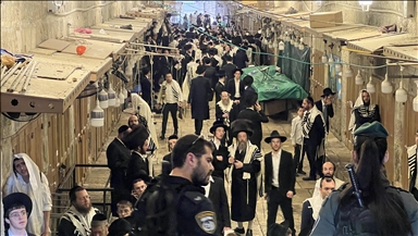 Over 500 illegal Israeli settlers storm Jerusalem's Al-Aqsa Mosque amid Jewish Passover holiday