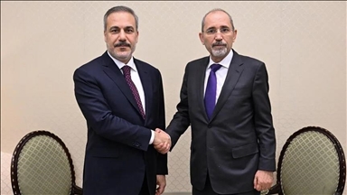 وزير الخارجية التركي يلتقي نظيره الأردني في الرياض