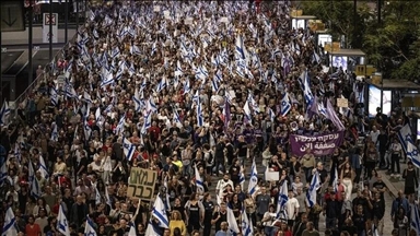 Израел: Десетици илјади демонстранти бараат ослободување на заложниците во Газа и предвремени избори