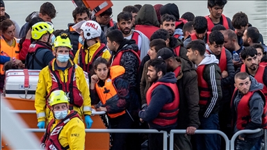 İrlanda, sığınmacıları İngiltere'ye geri göndermek için acil durum yasası çıkarmaya hazırlanıyor