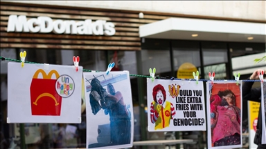 Pays-Bas: «McDonald's finance, Israël bombarde», scandent les manifestants