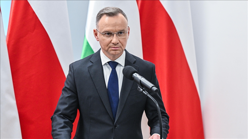 No decision yet to host nuclear weapons, says Polish president