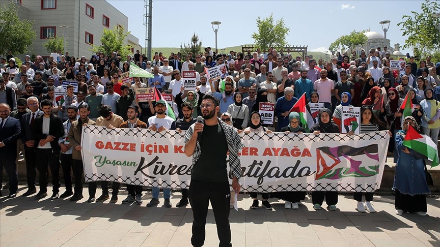 Muş'taki öğrenci ve akademisyenlerden Filistin için ABD'de eylem yapan öğrencilere destek