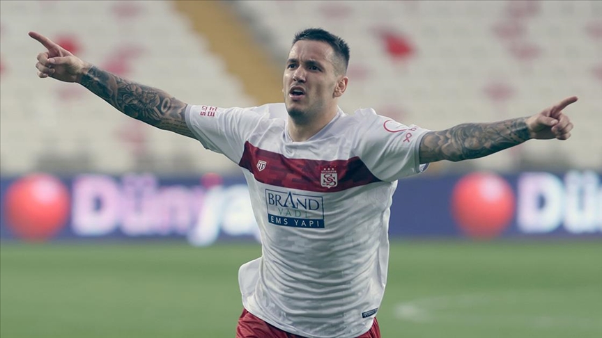 Rey Manaj, Sivasspor'da bir sezonda en çok gol atan oyuncu oldu