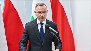 No decision yet to host nuclear weapons, says Polish president
