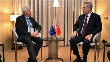Le ministre des Affaires étrangères de la Türkiye rencontre Borrell à Riyad