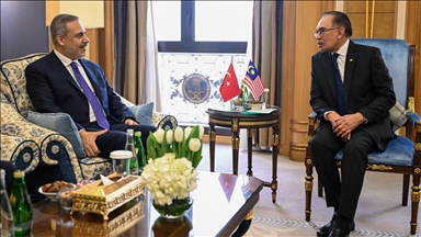 دیدار وزیر خارجه ترکیه با نخست‌وزیر مالزی در ریاض