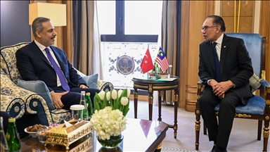 الرياض.. وزير الخارجية التركي يلتقي رئيس وزراء ماليزيا