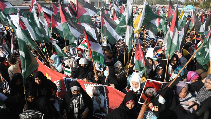 Thousands amass in Pakistan's capital to show solidarity with Palestinians