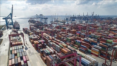 Türkiye's foreign trade gap narrows by 41.5% in Q1