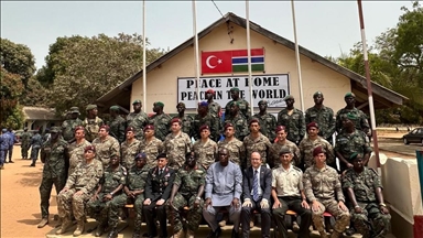 ضباط أتراك يشرفون على تدريب جنود من غامبيا