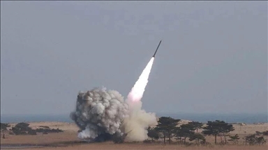 SAD: Huti lansirali tri protivbrodske balističke rakete u Crvenom moru 