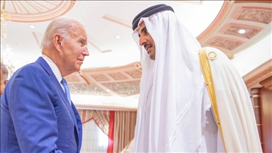 أمير قطر والرئيس الأمريكي يبحثان جهود وقف إطلاق النار بغزة