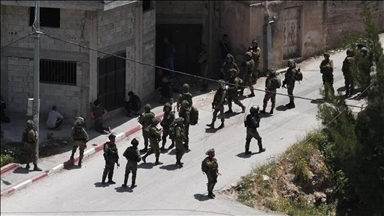 Israel arrests 10 more Palestinians in West Bank raids