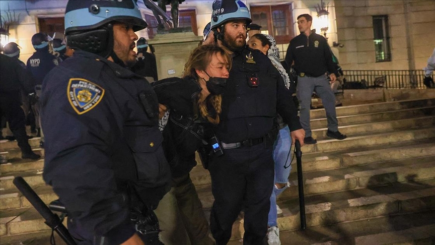 ABD'deki üniversite protestolarında polisin şiddet uyguladığı profesörün hastanede olduğu belirtildi